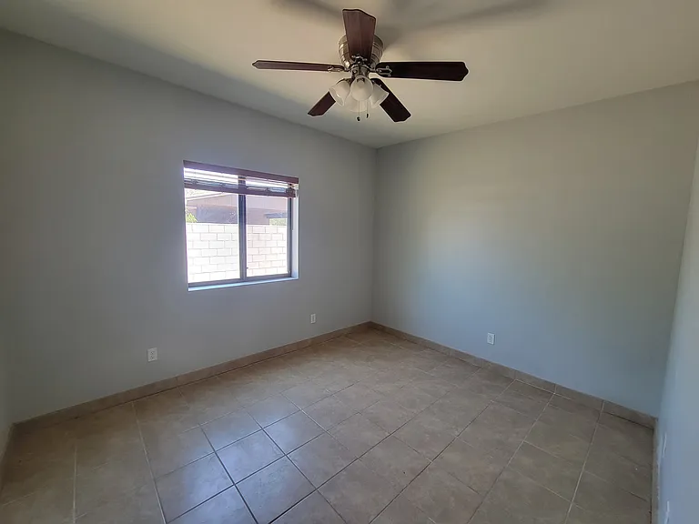 2959 N Tyndall Ave — Photo 5