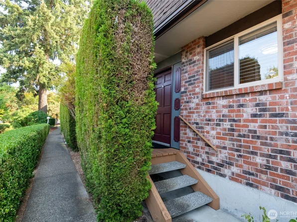 5229 188th Street SW #12, Lynnwood, WA 98037