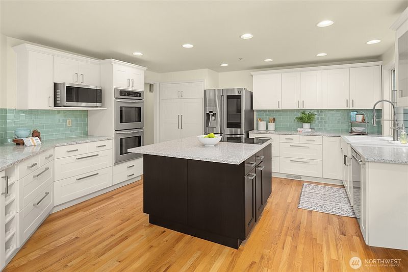 2nd image of 14220 SE 77th Street