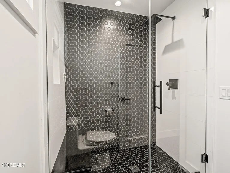 519 Laurel Ave — Photo 37