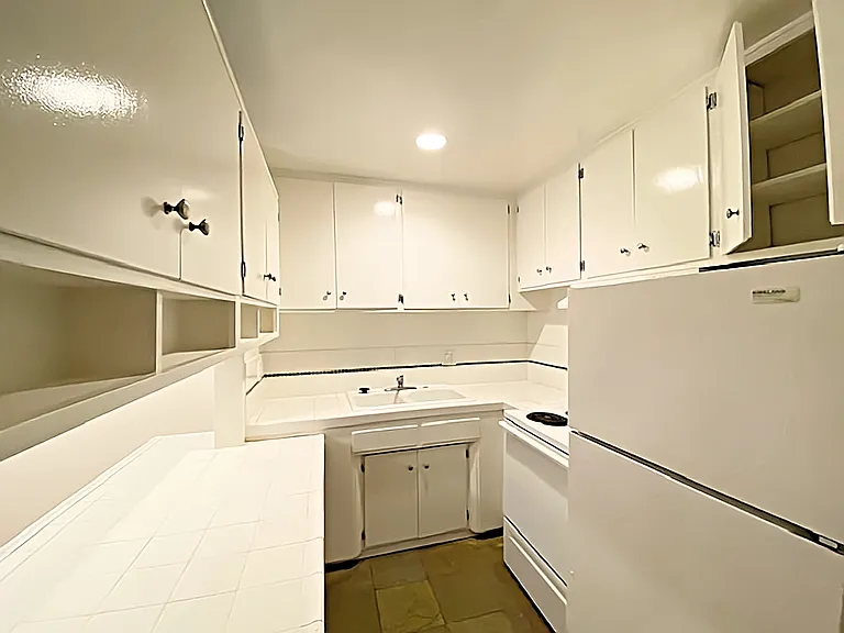 435 S Mariposa Ave — Photo 17