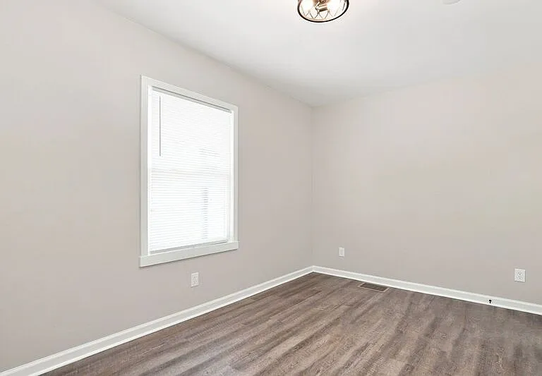 846-848 Reinhard Ave #848 — Photo 8