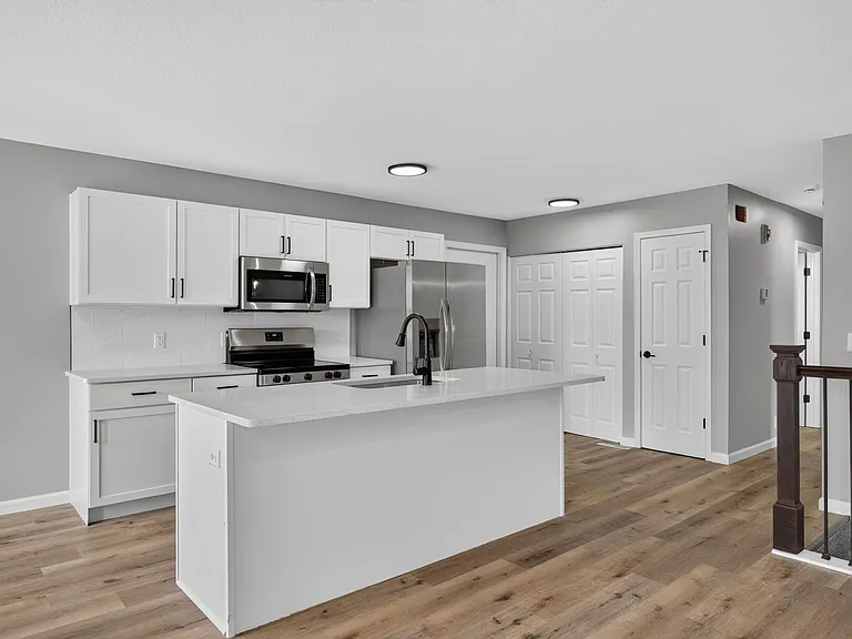 2111 Timber Creek Dr — Photo 5