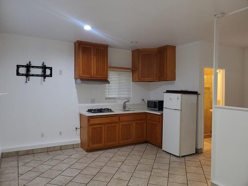 1st image of 20254 Hartland St