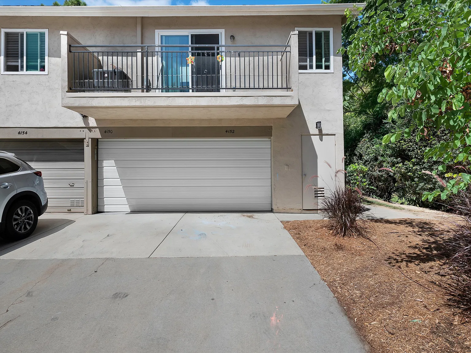 3 bed, 1.5 bath, 1100 sqft, $4,300 — Photo 1