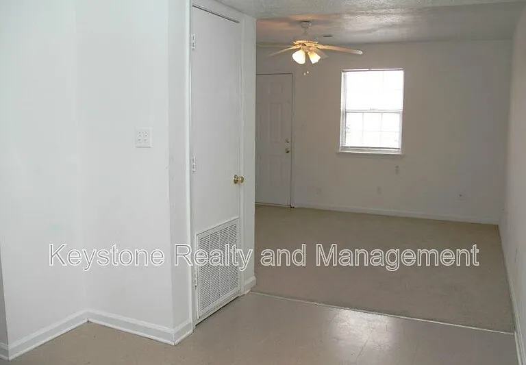 1375 Thompsonville Ln #2A — Photo 4