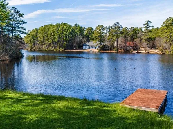 305 Lakewood Dr, Aberdeen, NC 28315