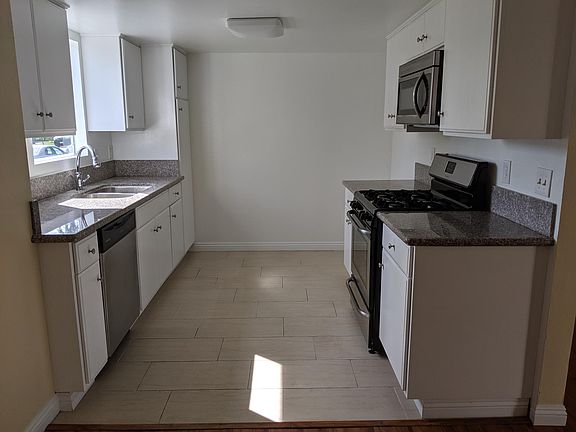 5th image of 1920 Gardena Ave APT 1