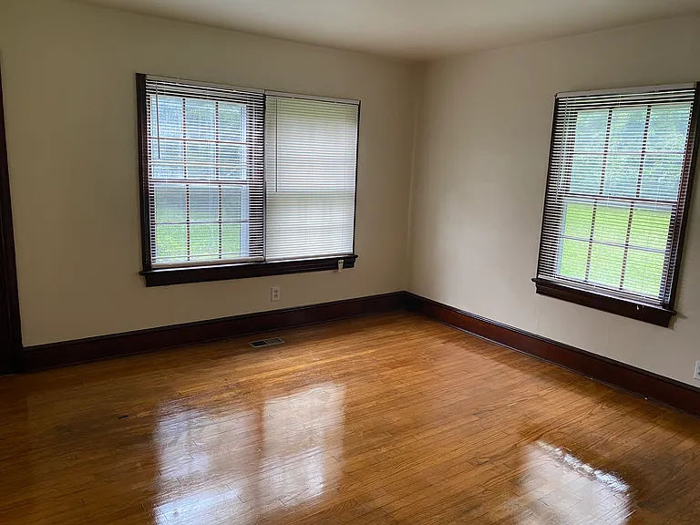 733 Cross Link Rd — Photo 5