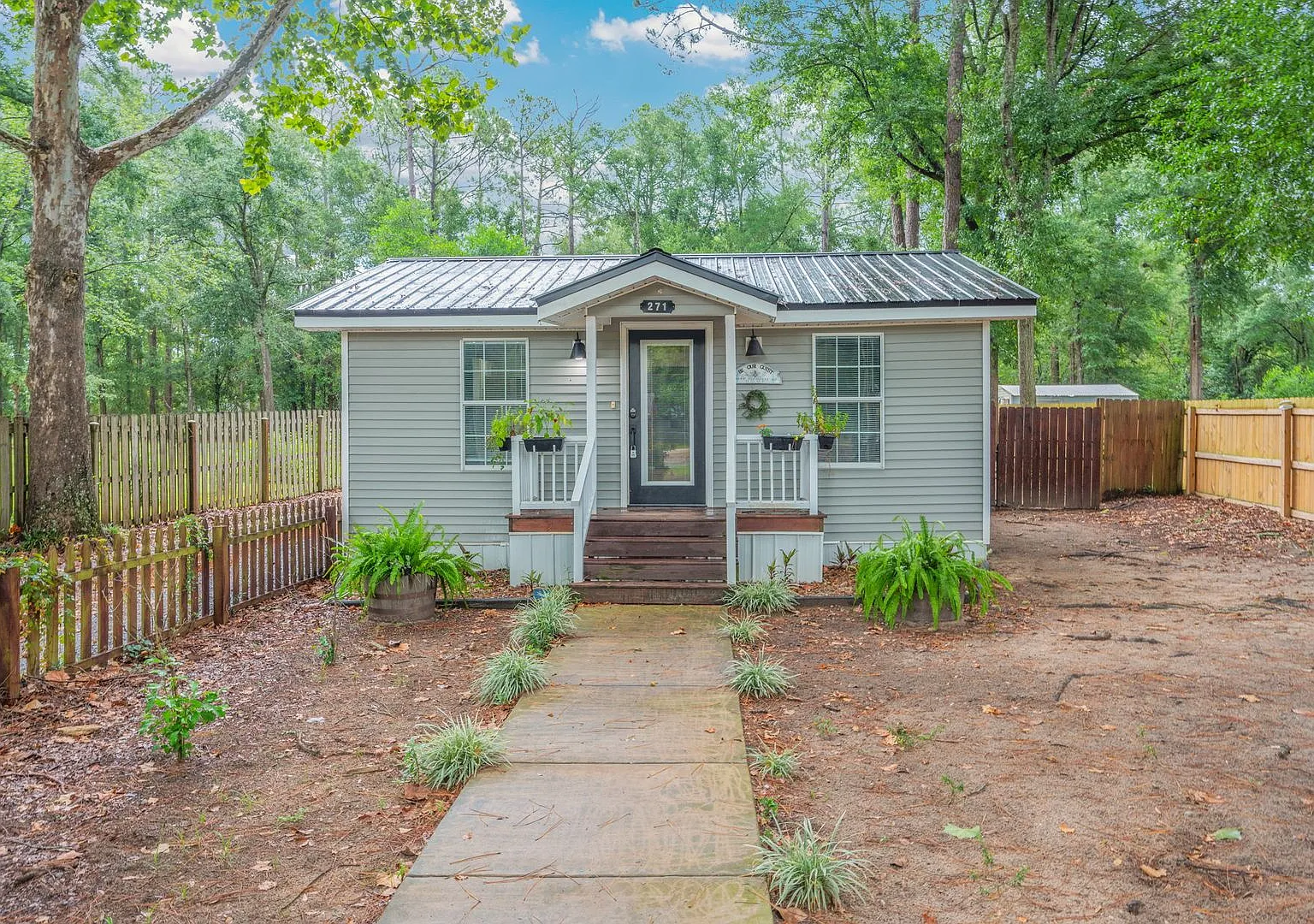 Move In Special!! $500 Off First Month's Rent! — Photo 4