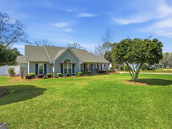 4th image of 548 Saint Andrews Cir