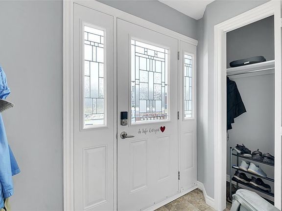 3rd image of 51 Finlaystone Drive