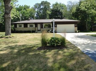 6940 S 109th St, Franklin, WI 53132