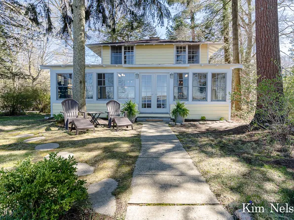 5318 S Shore Dr, Whitehall, MI 49461