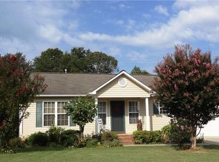 1517 Hawkcrest Ln, Winston Salem, NC 27127