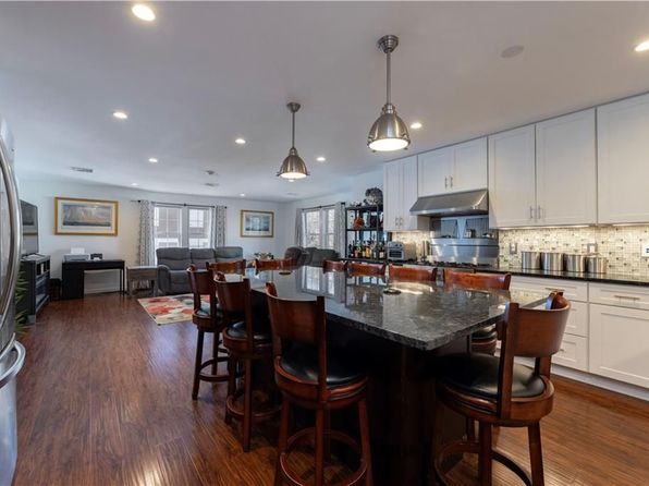 14 Clinton Ave #3