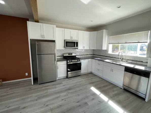 5753 Los Angeles St, Oakland, CA 94608