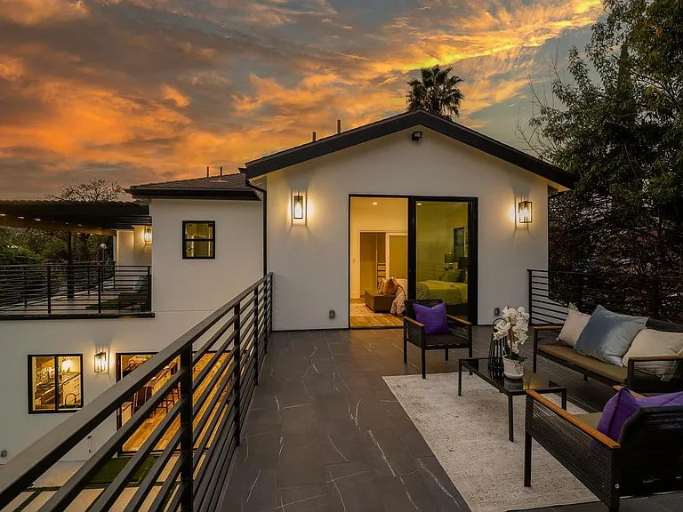 5202 Avenida Oriente — Photo 20