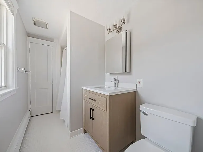 12 Hartwell St #12A — Photo 3