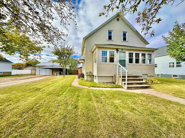 1417 N 22nd St, Escanaba, MI 49829