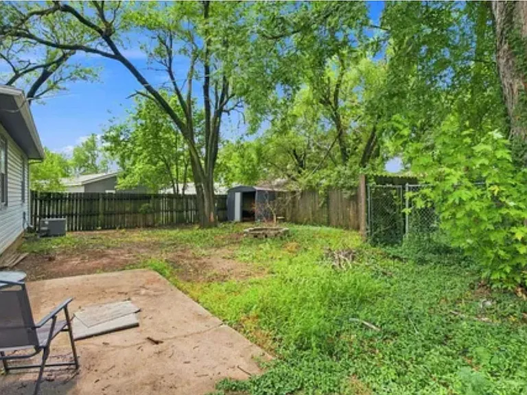 1233 Money St — Photo 25