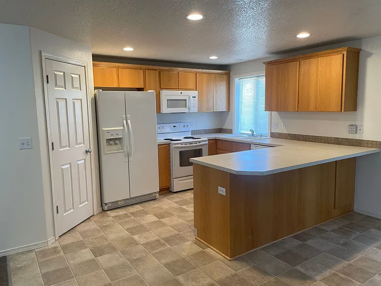 3401 W Mariner Ln — Photo 4