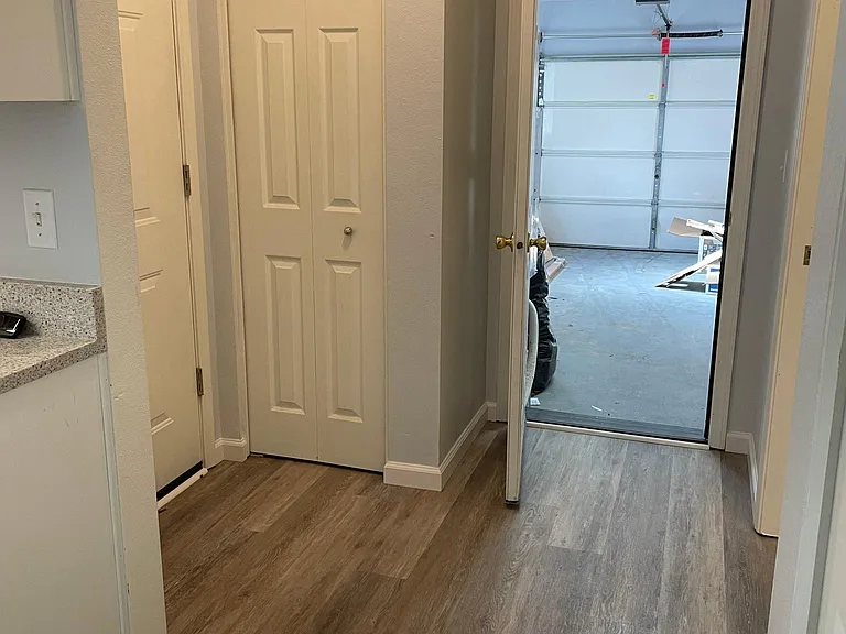 473 NE Conifer Blvd — Photo 8