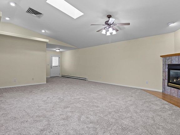 3rd image of 1533 Crest View Way APT 12