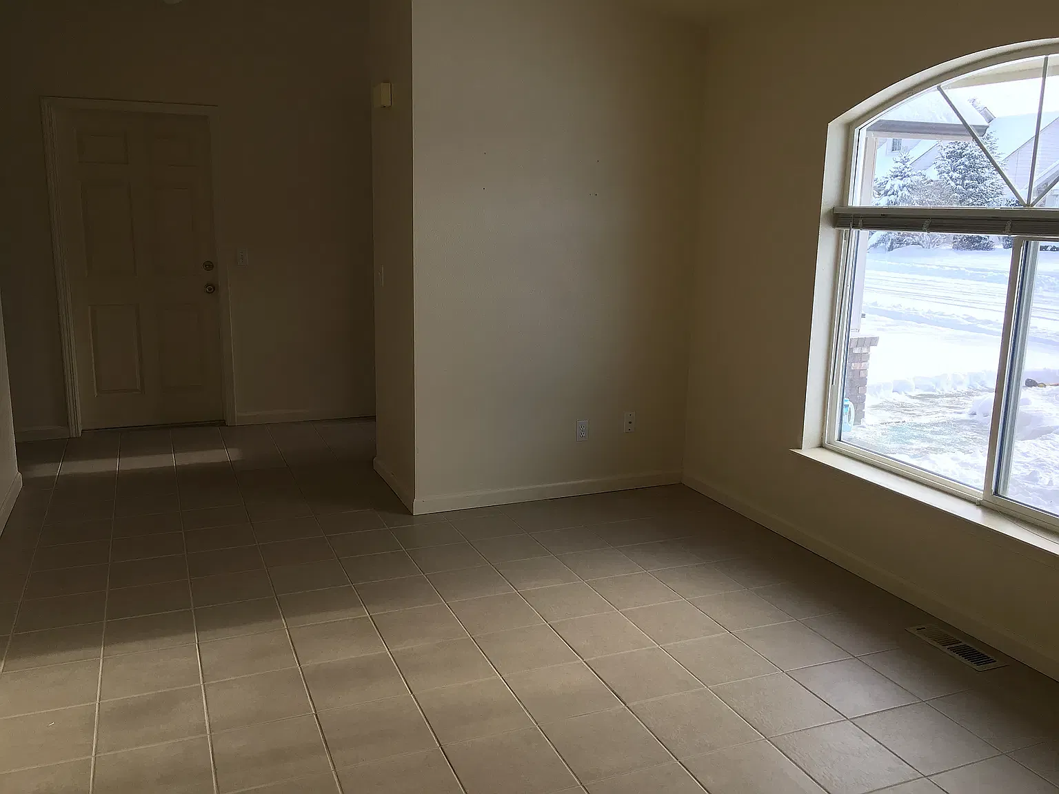 2 bed, 1200 sqft, $1,800 — Photo 3