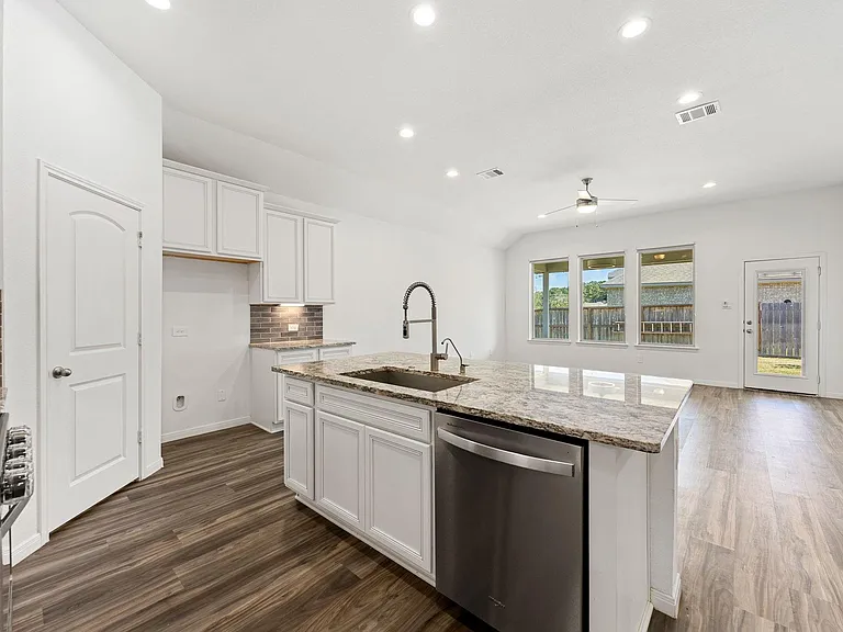 907 Youth Water Rd — Photo 4