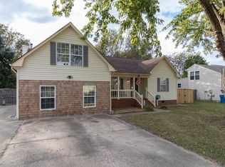 840 Kemp Meadow Dr, Chesapeake, VA 23320