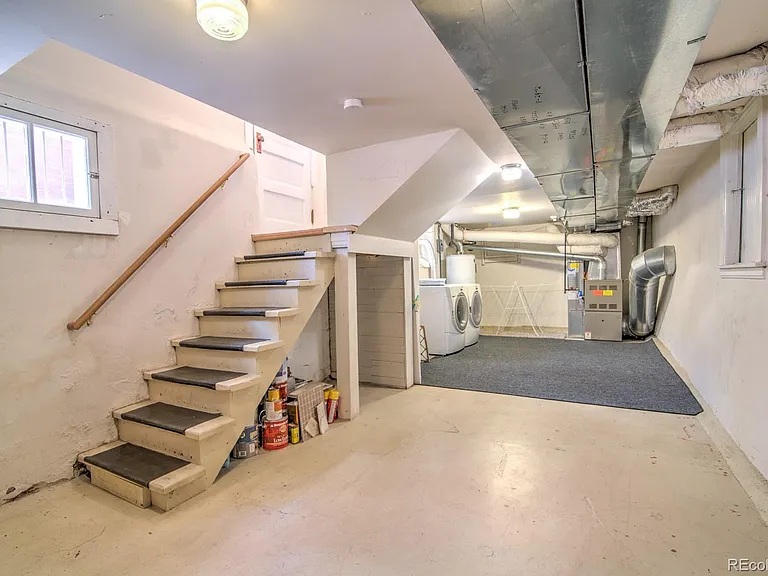 86 N Pearl St — Photo 24