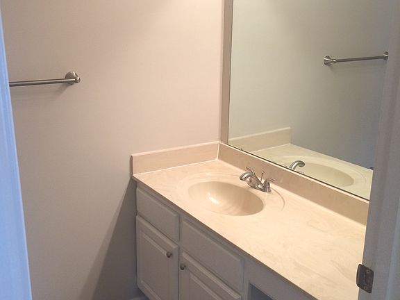 3rd image of 119 Sail Boat Run APT 1A