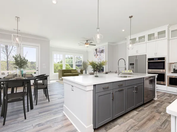 455 Maplewood Dr, Roswell, GA 30075