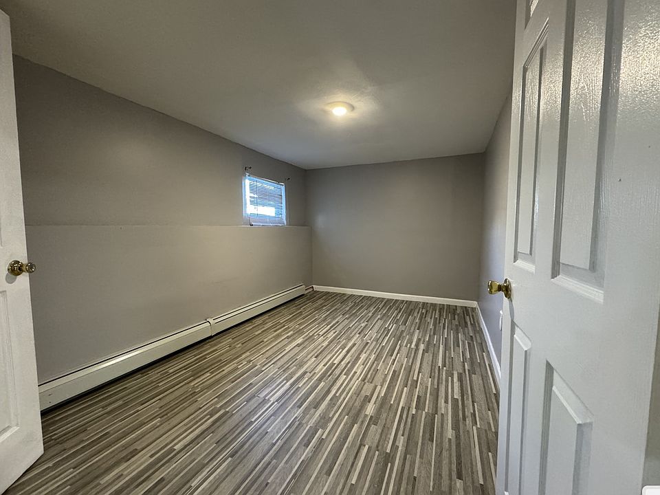 2nd image of 115 Ege Ave APT Basement
