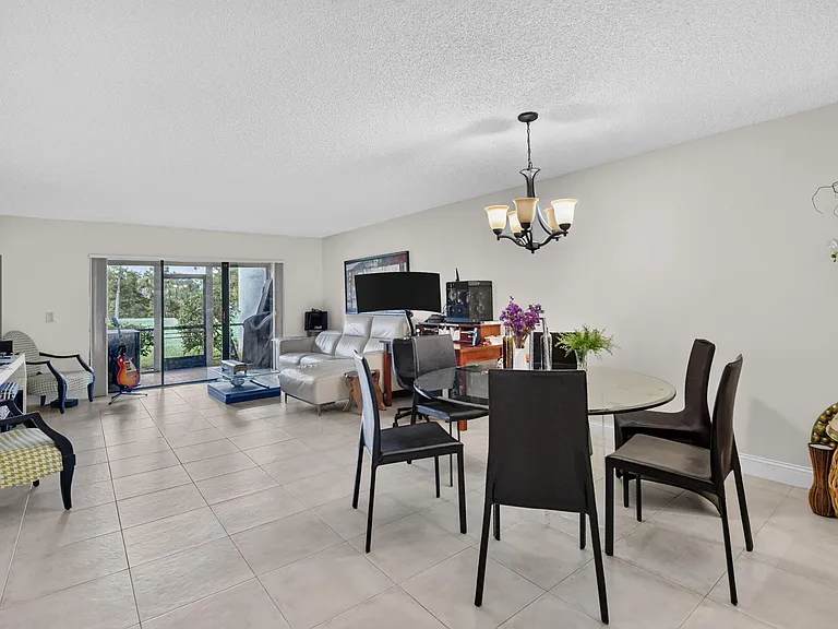 21211 Lago Cir #C — Photo 10