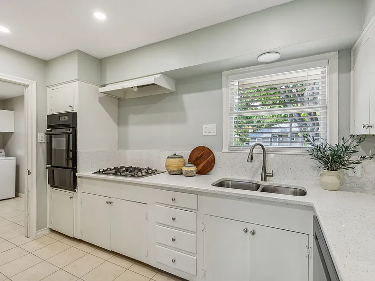 628 Ridgedale Dr — Photo 8