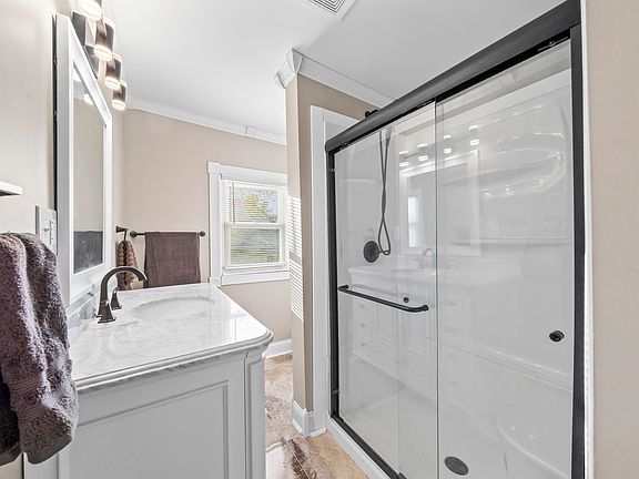 4th image of 3717 Blackburn Ave