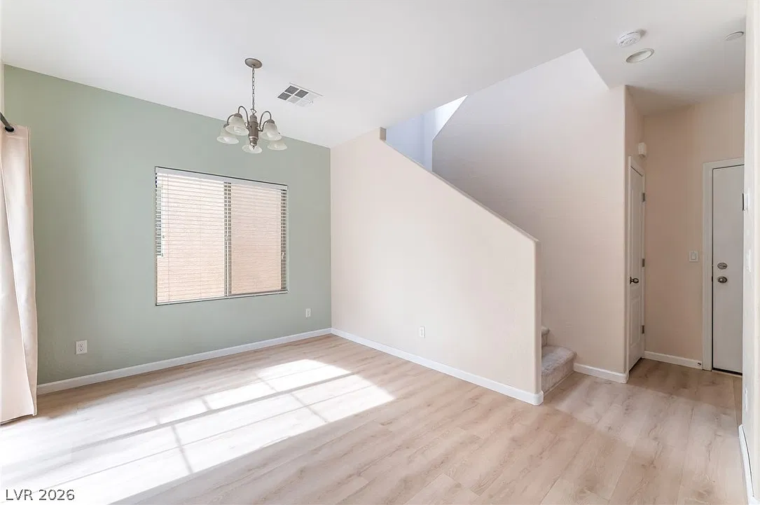 3 bed, 2.5 bath, 1503 sqft, $1,900 — Photo 4