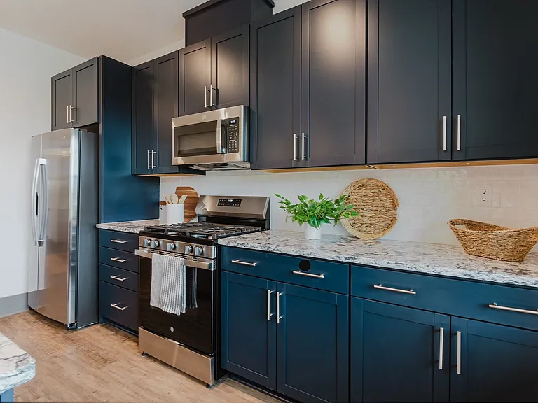 25 Minetta Ln #201 — Photo 6