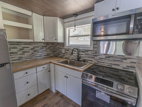 4th image of 50 Lake St