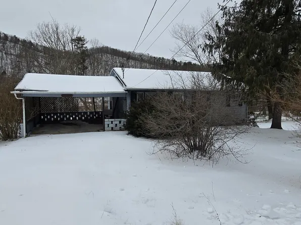 986 Pleasant Valley Rd, White Sulphur Springs, WV 24986
