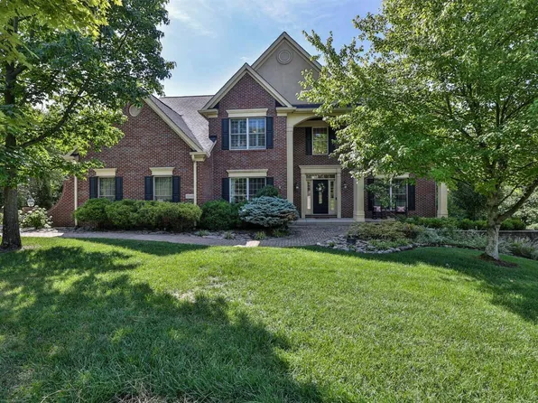 11040 Woodlands Way, Cincinnati, OH 45241