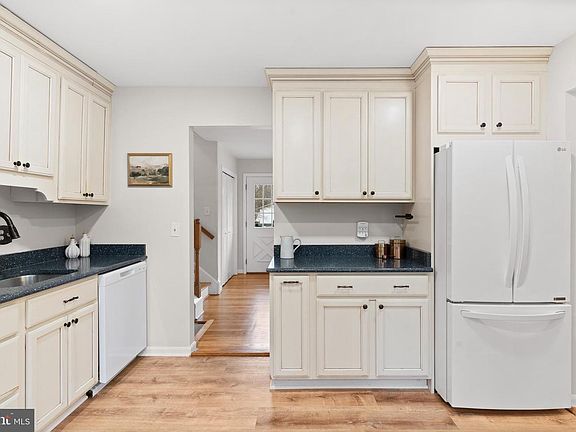 4th image of 8117 Dabney Ave