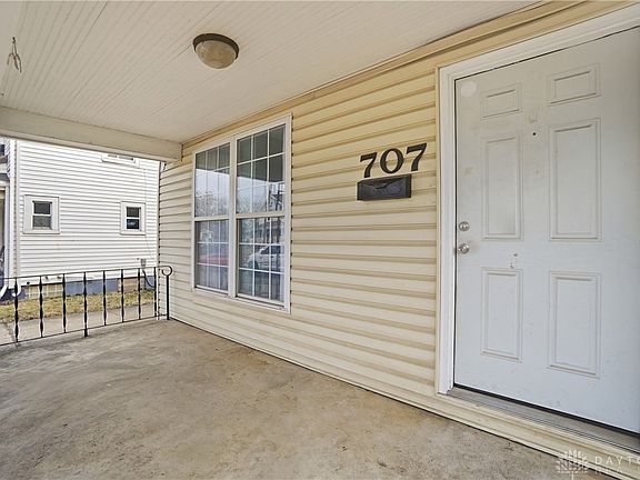 5th image of 707 Crawford St