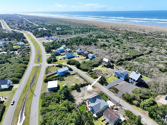 5th image of 578 Sand Dune Avenue SW
