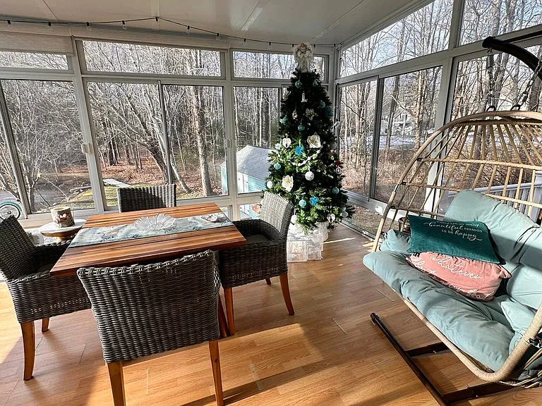 432 Shore Rd — Photo 9