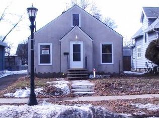1009 Farrington St, Saint Paul, MN 55117