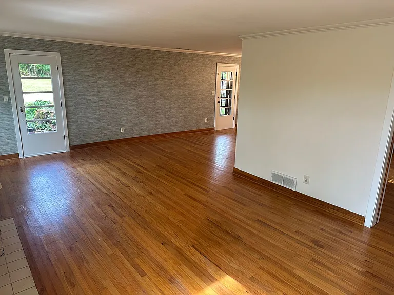 460 W Ravenswood Ln — Photo 18