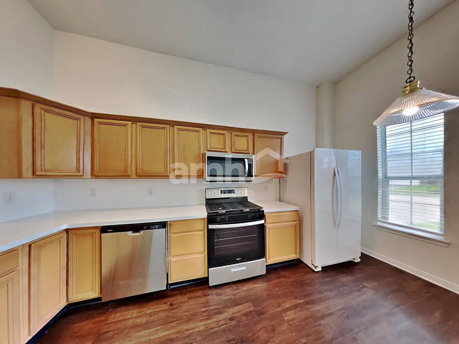 3 bed, 2.0 bath, 1611 sqft, $2,185 — Photo 3